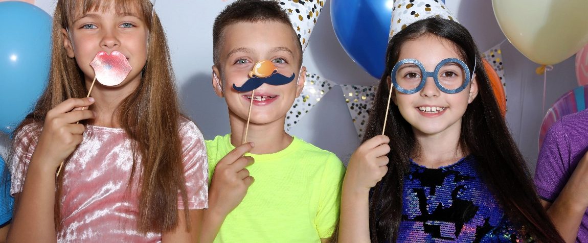 BIRTHDAY PARTY PHOTO BOOTH